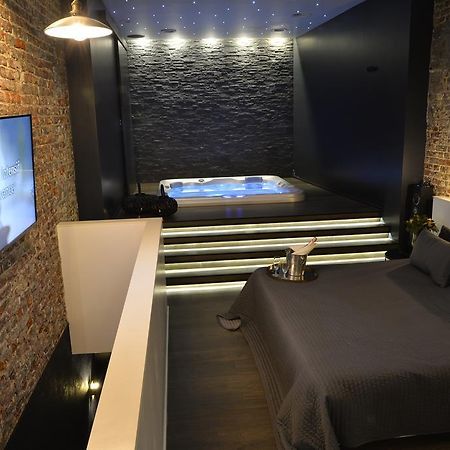 בריסל Chambre Avec Jacuzzi Sauna Privatif מראה חיצוני תמונה